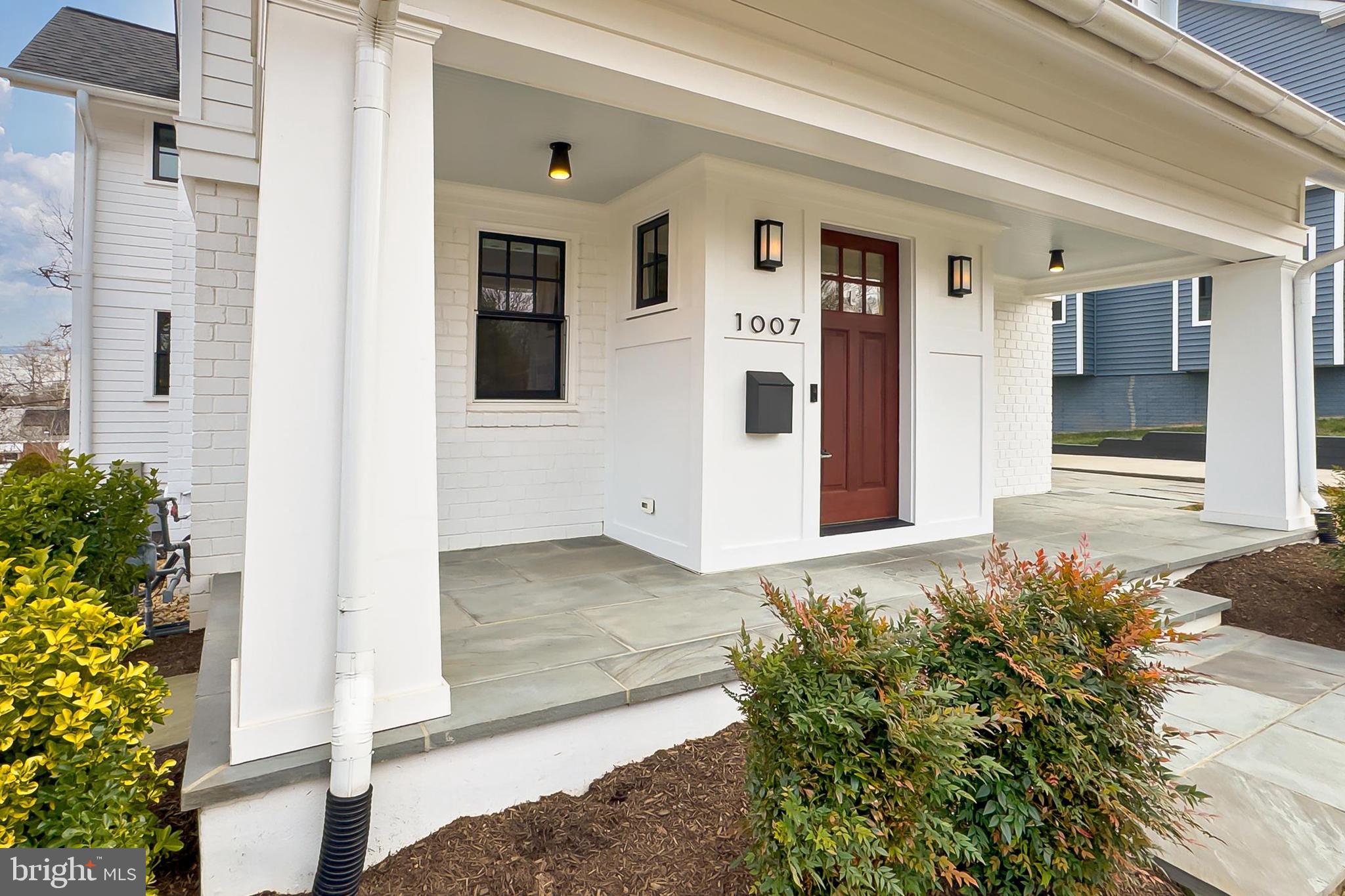 WHISTLING PINES - Residential