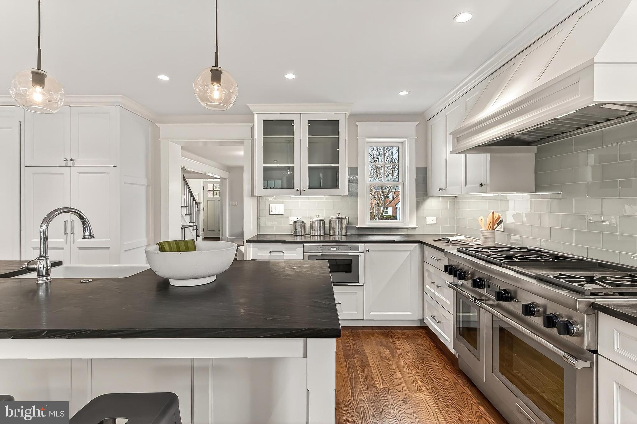 WHISTLING PINES - Residential