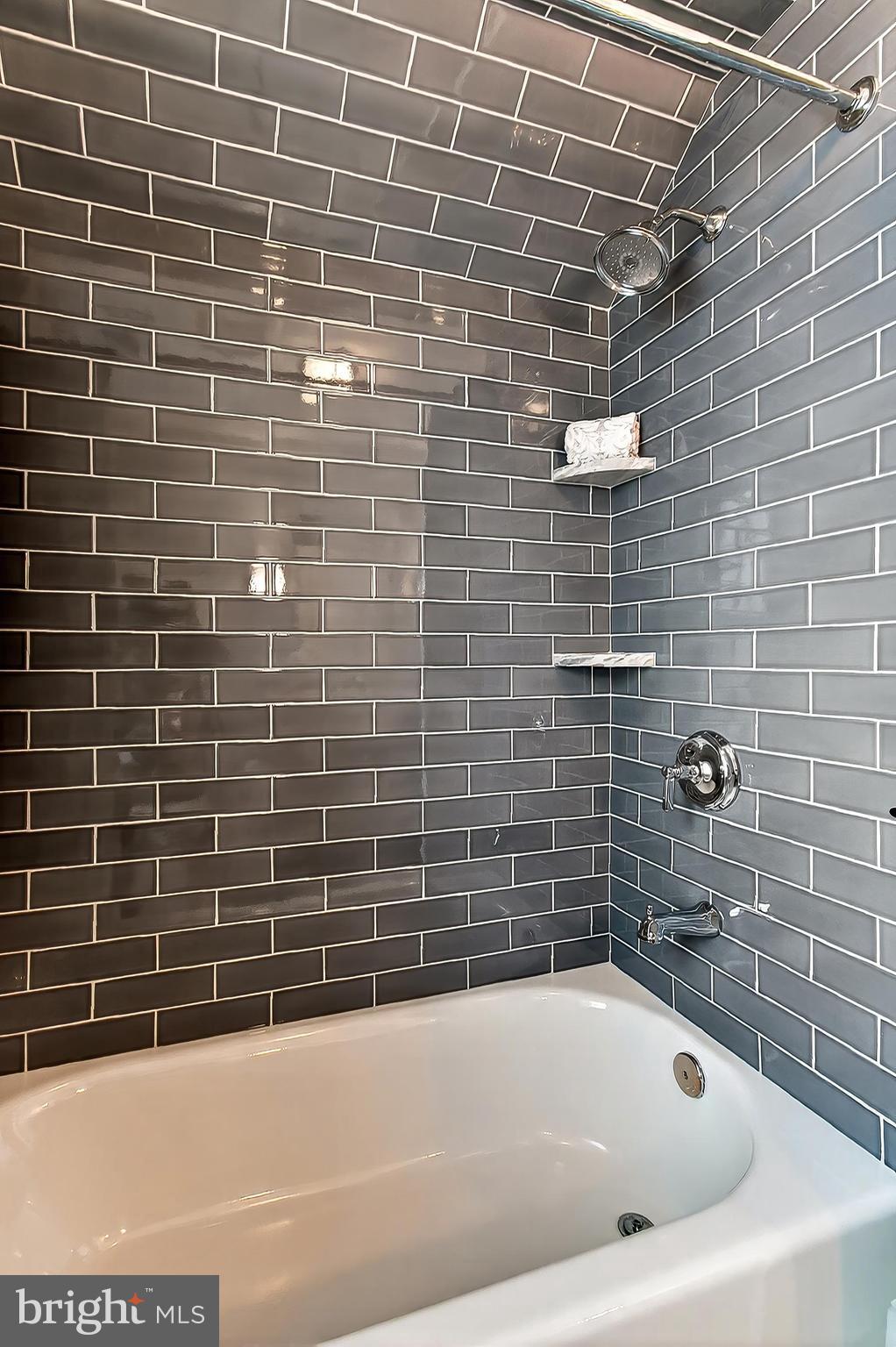 WHISTLING PINES - Residential