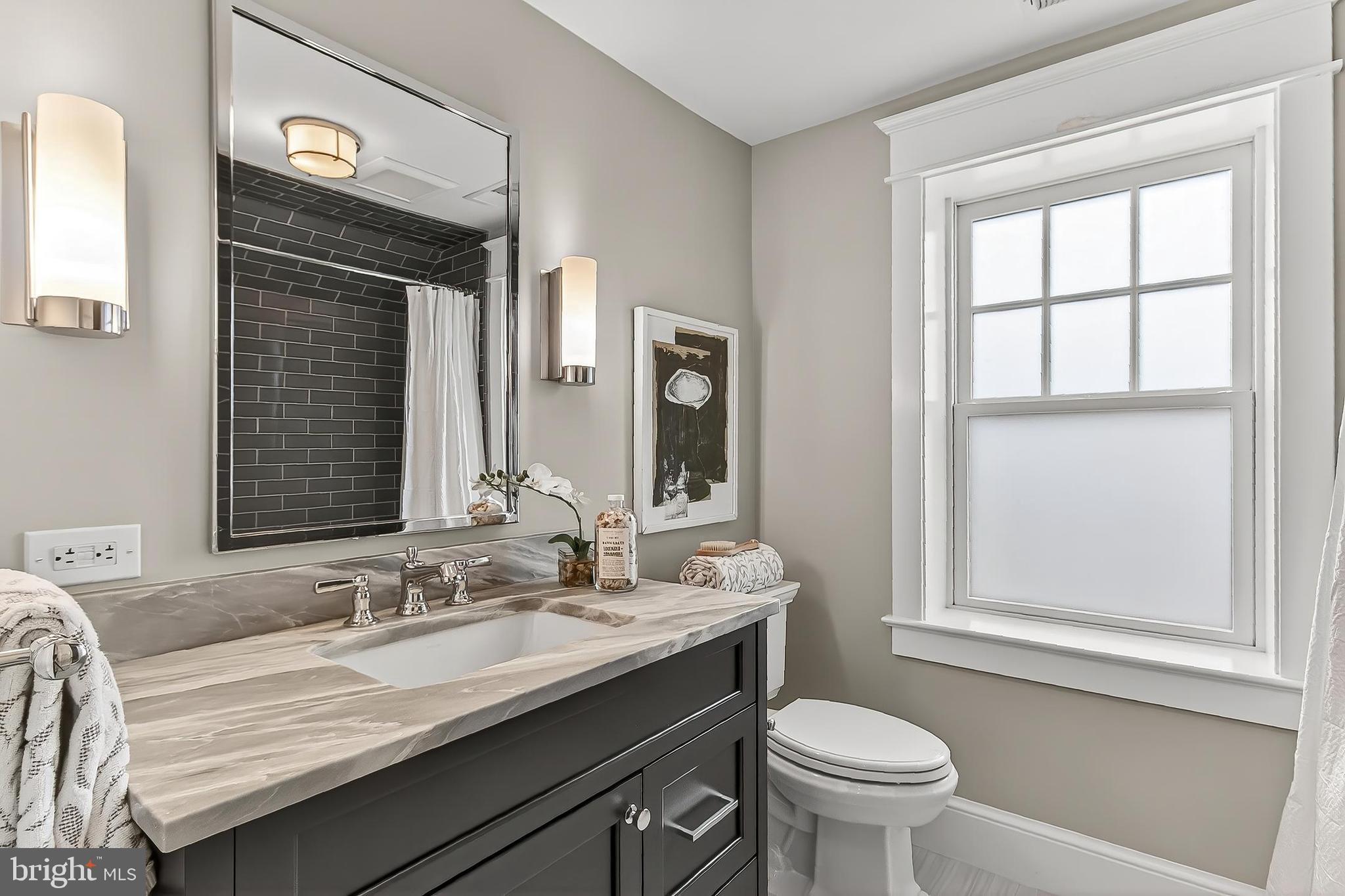 WHISTLING PINES - Residential