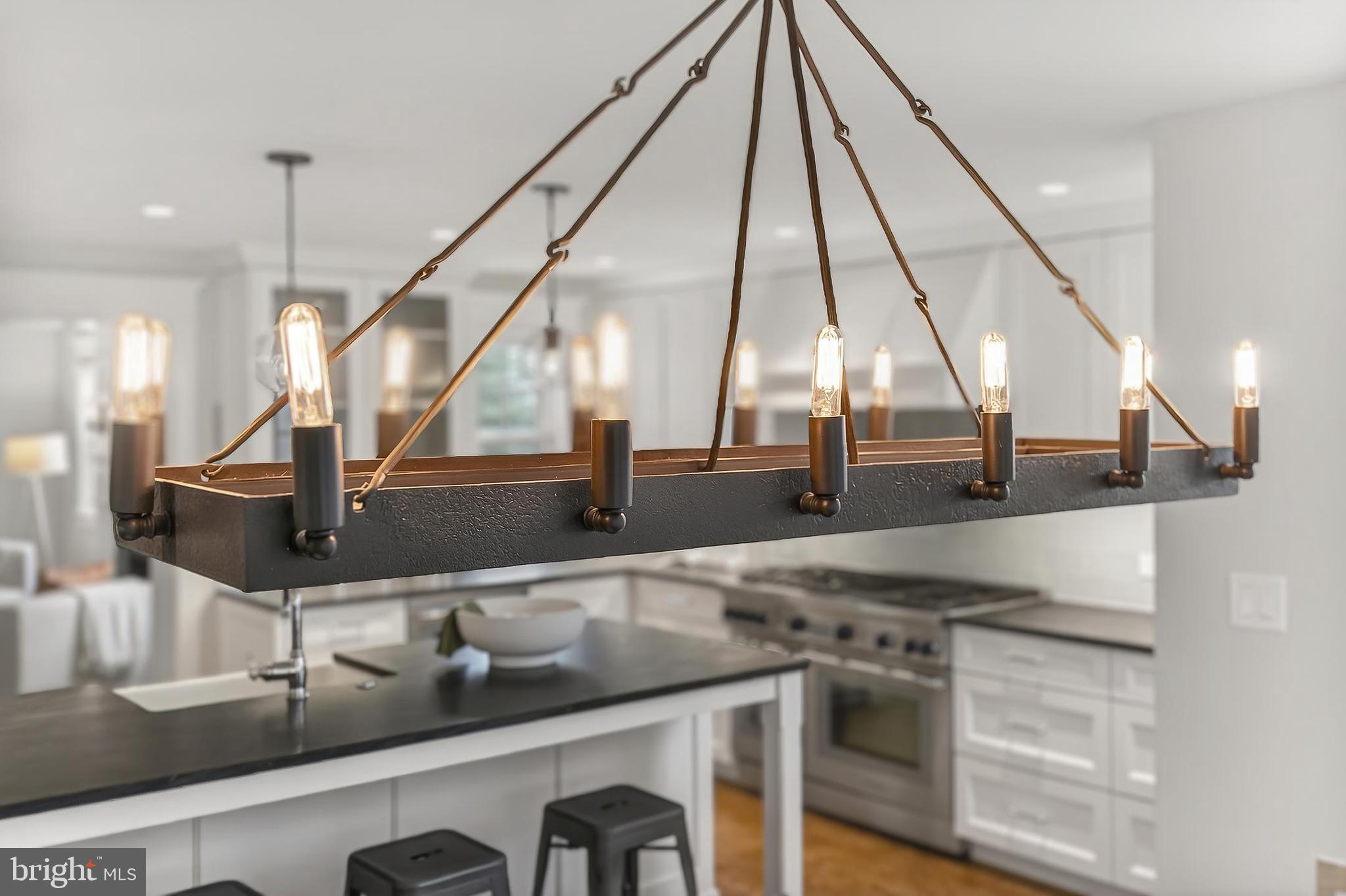 WHISTLING PINES - Residential