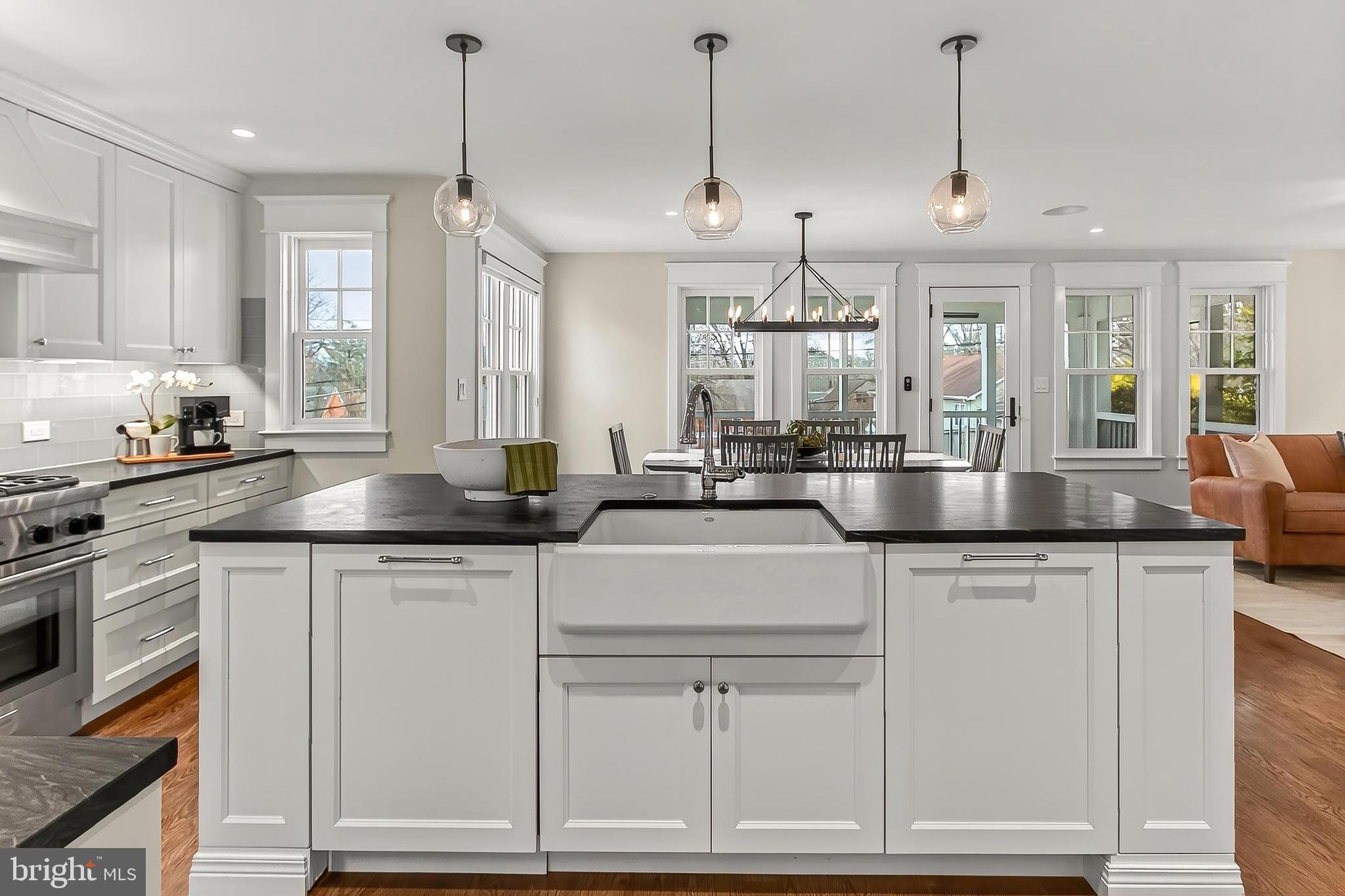 WHISTLING PINES - Residential