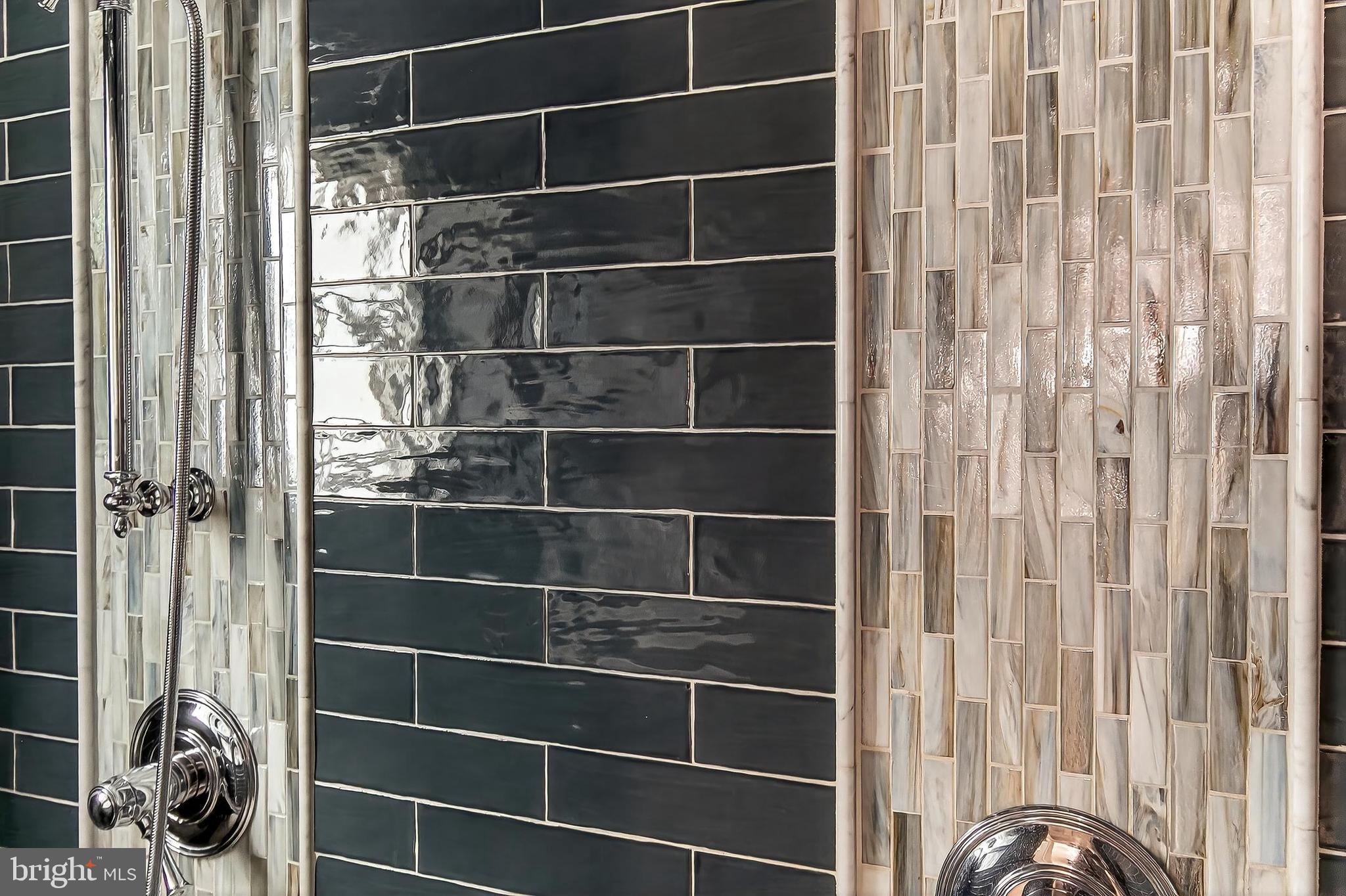 WHISTLING PINES - Residential