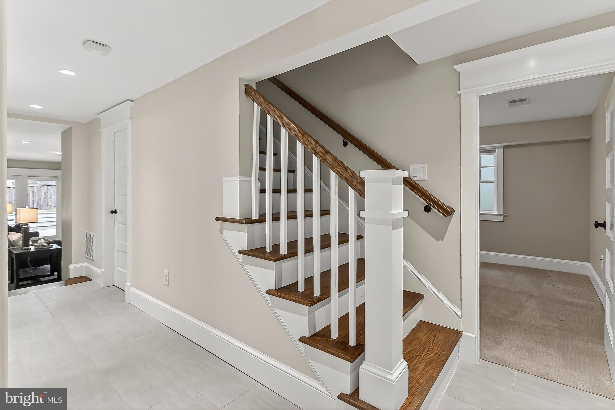 WHISTLING PINES - Residential