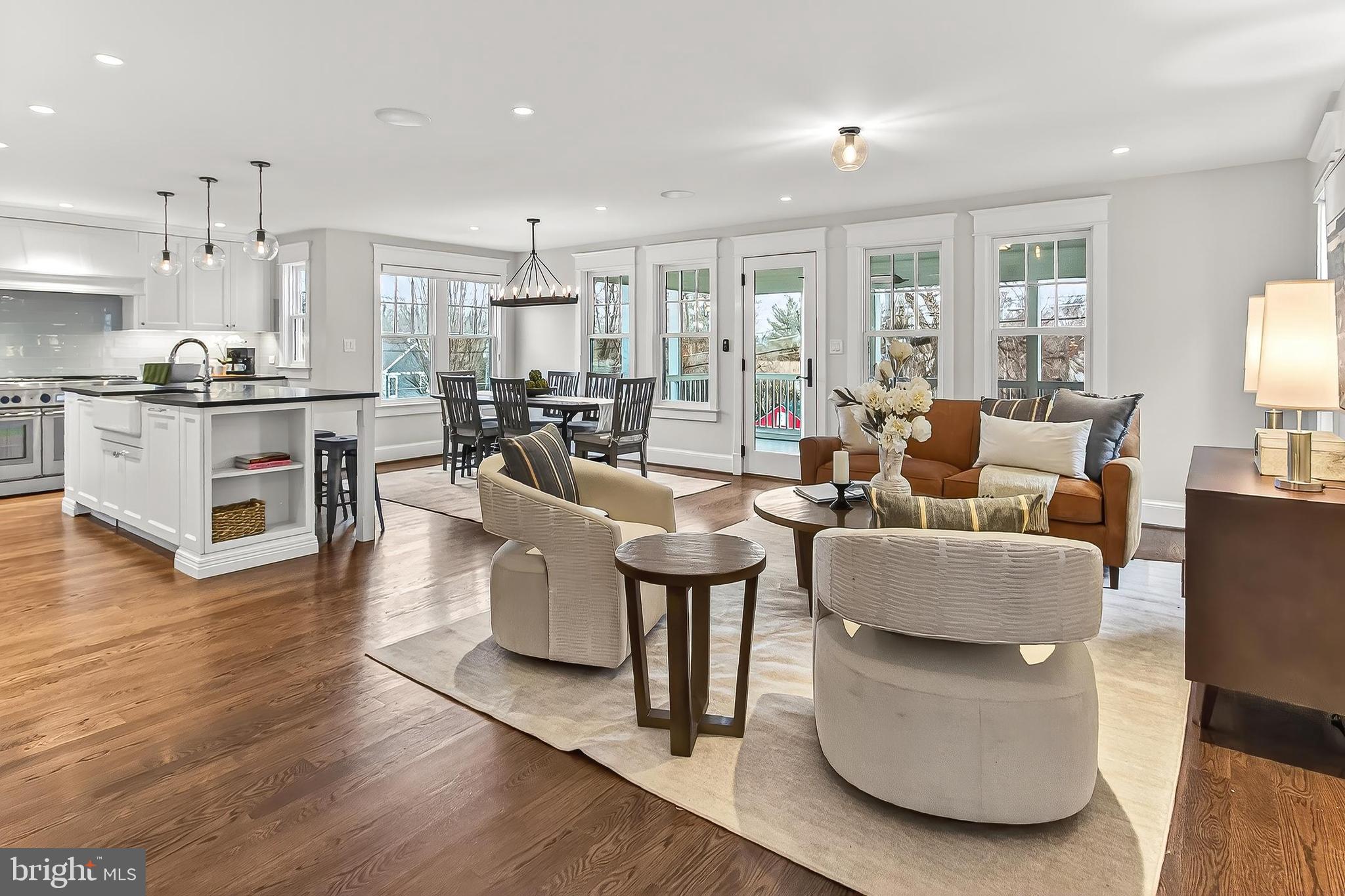 WHISTLING PINES - Residential