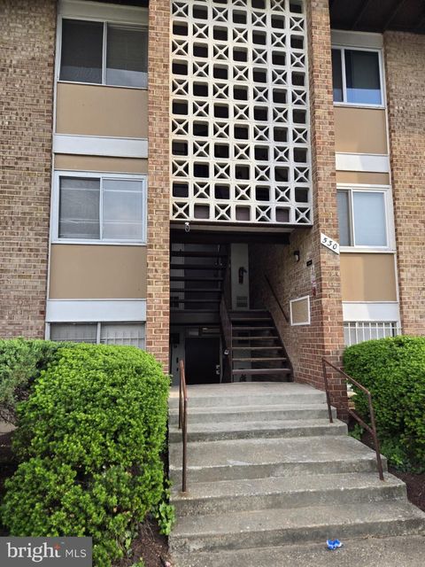 Photo of 530 Wilson Bridge Drive #6731 D-1, OXON HILL, MD 20745 (MLS # MDPG2201904)