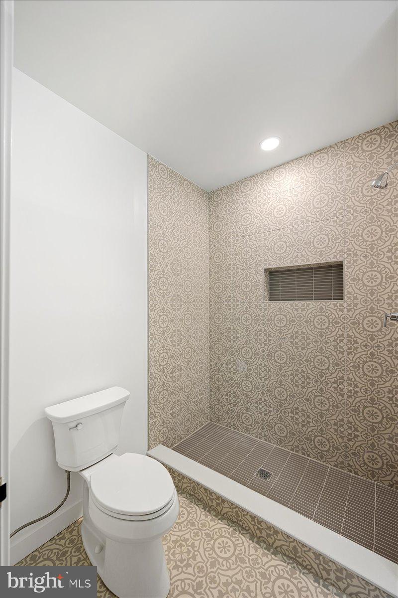 BOLTON HILL HISTORIC DISTRICT - Residential Lease