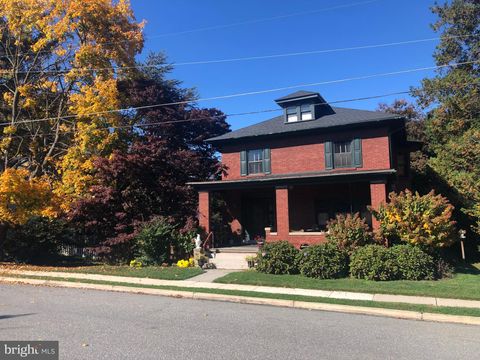 Photo of 79 E Orange Street, ELIZABETHTOWN, PA 17022 (MLS # PALA2064960)