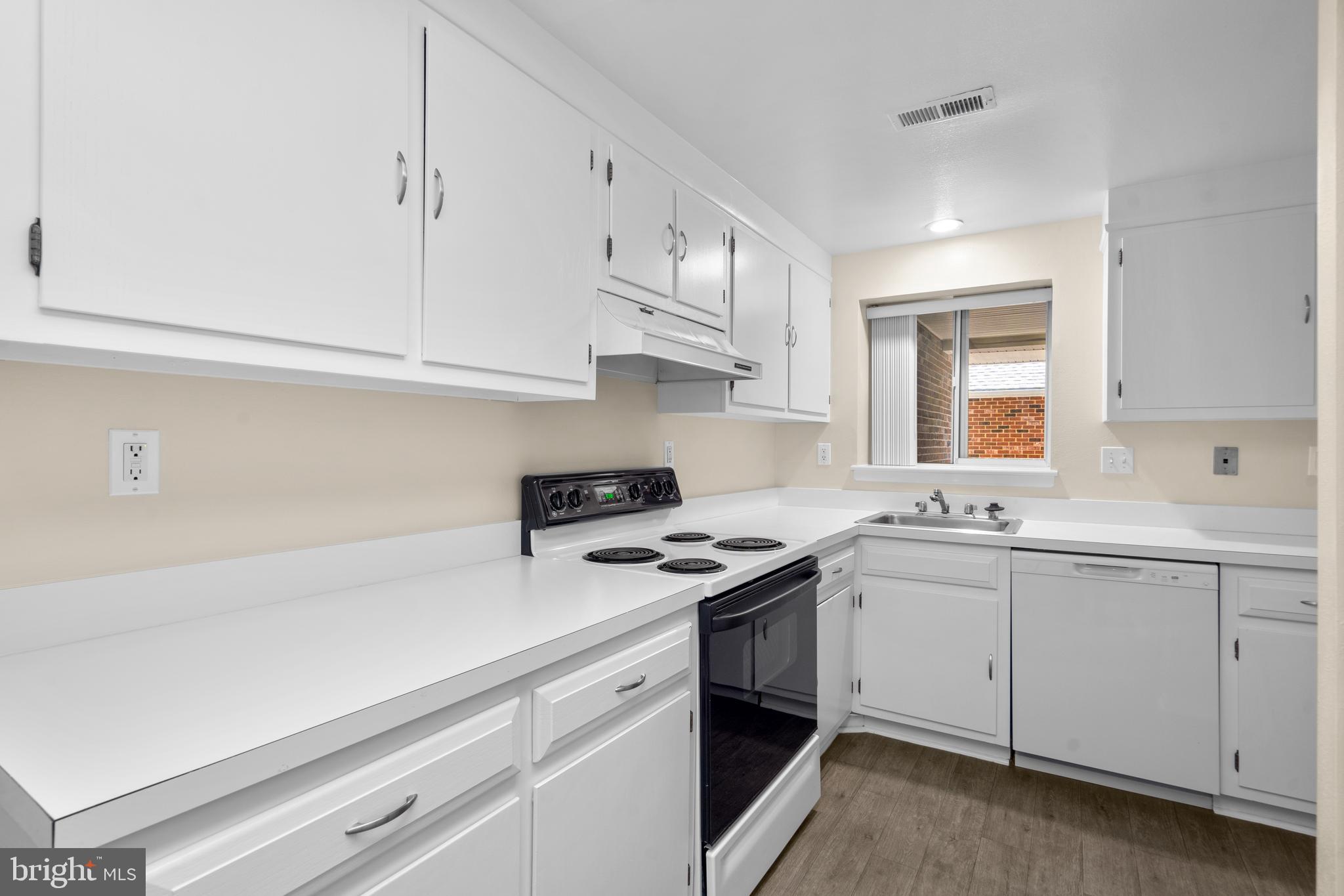 ROSSMOOR MUTUAL #14 - Residential