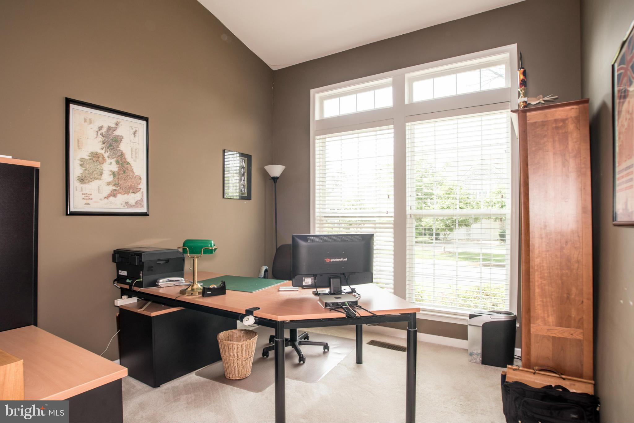 THE COURTS OF FOX MILL - Residential Lease