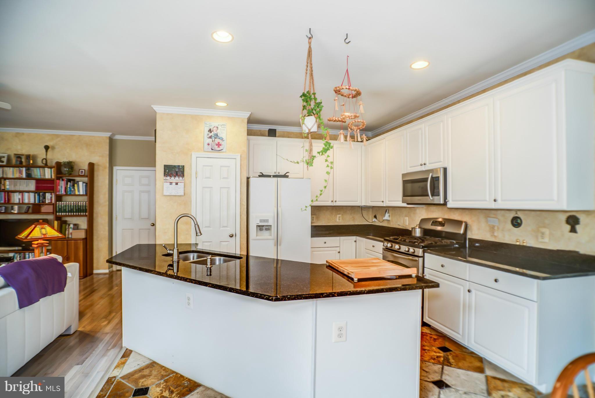 THE COURTS OF FOX MILL - Residential Lease