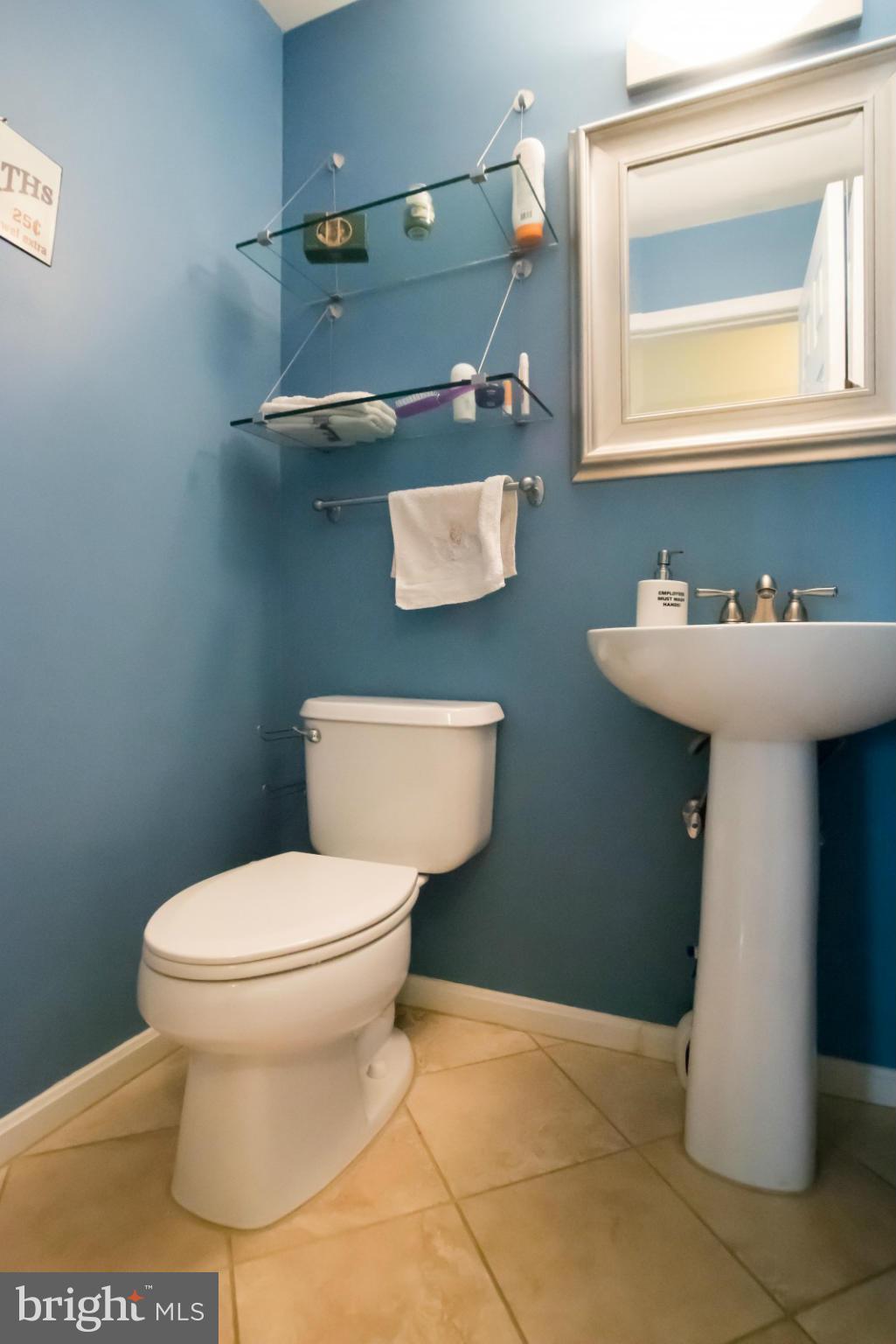 THE COURTS OF FOX MILL - Residential Lease