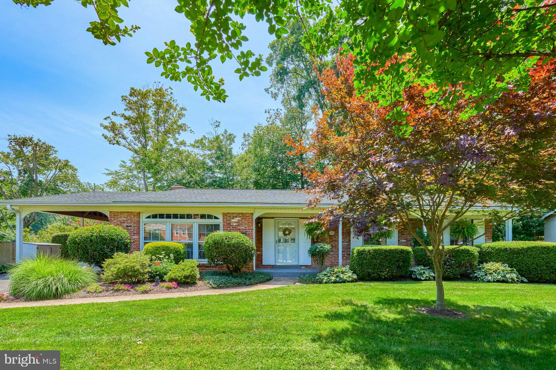 4118 WHISPERING LANE