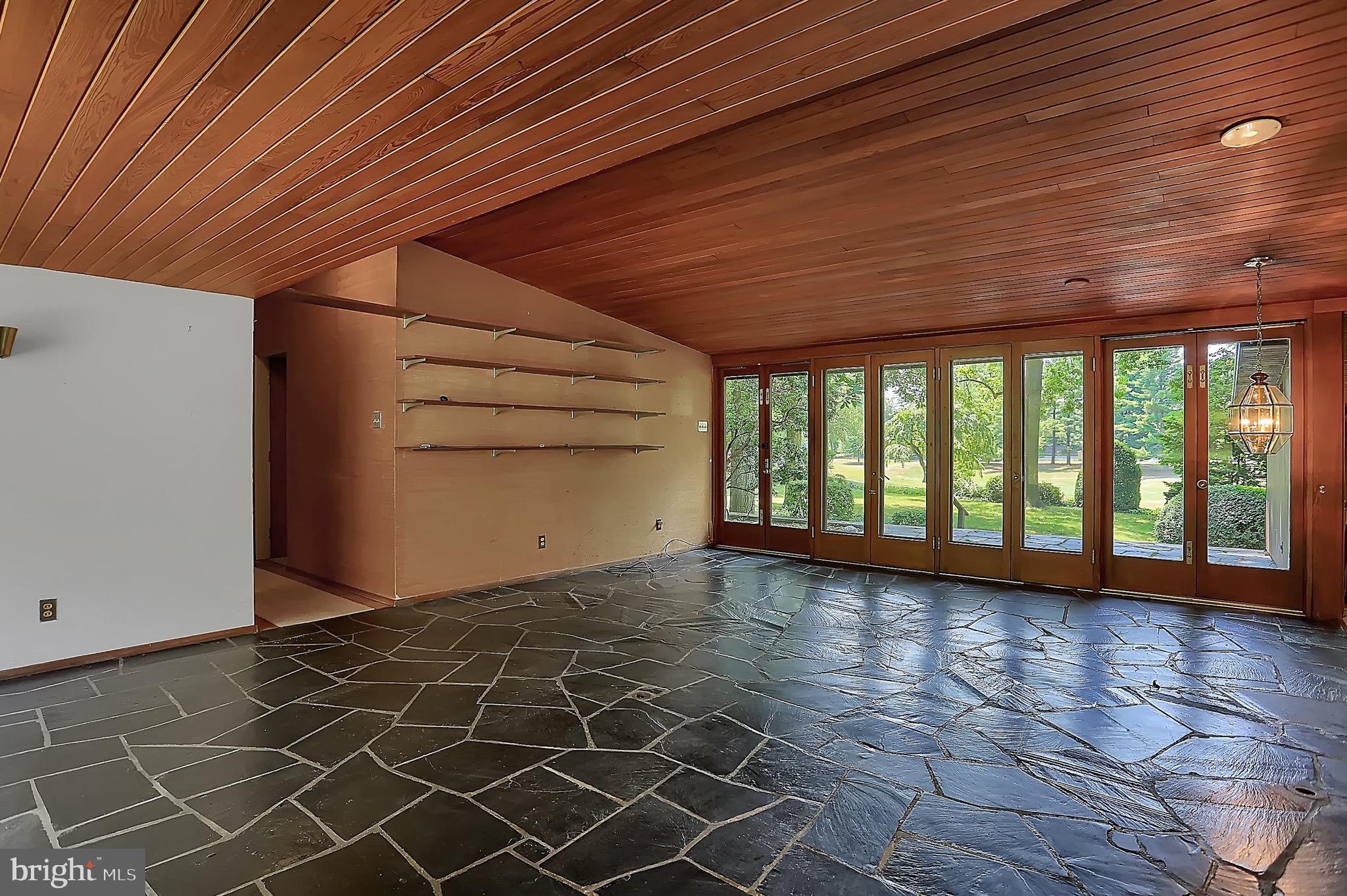 FOUNTAIN HEAD - Residential