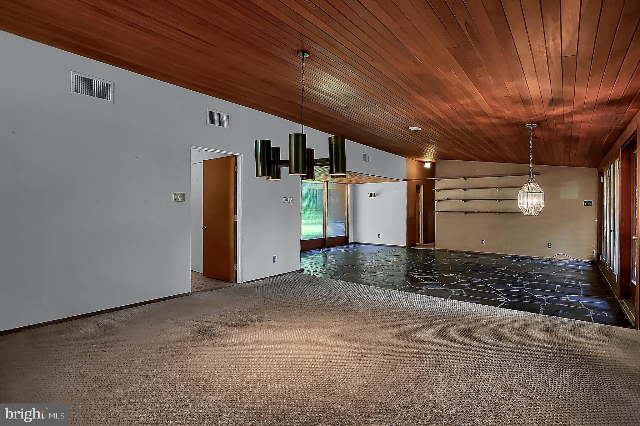 FOUNTAIN HEAD - Residential