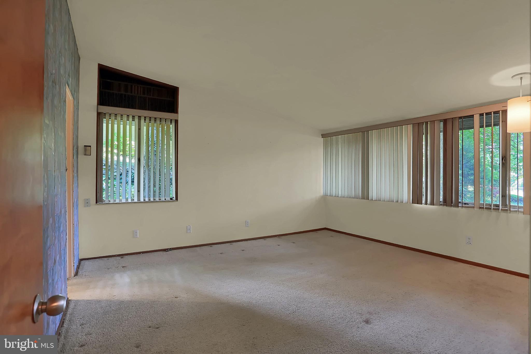 FOUNTAIN HEAD - Residential