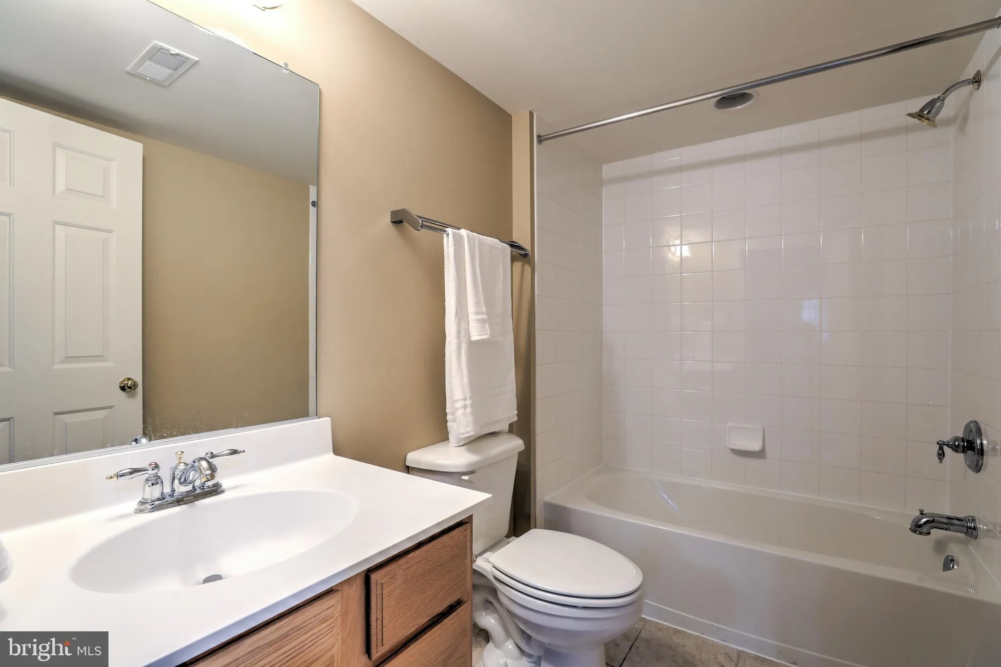 Perry Hall, Maryland 21128, United States, 4 Bedrooms Bedrooms, ,5 BathroomsBathrooms,Residential,Contingent,121475