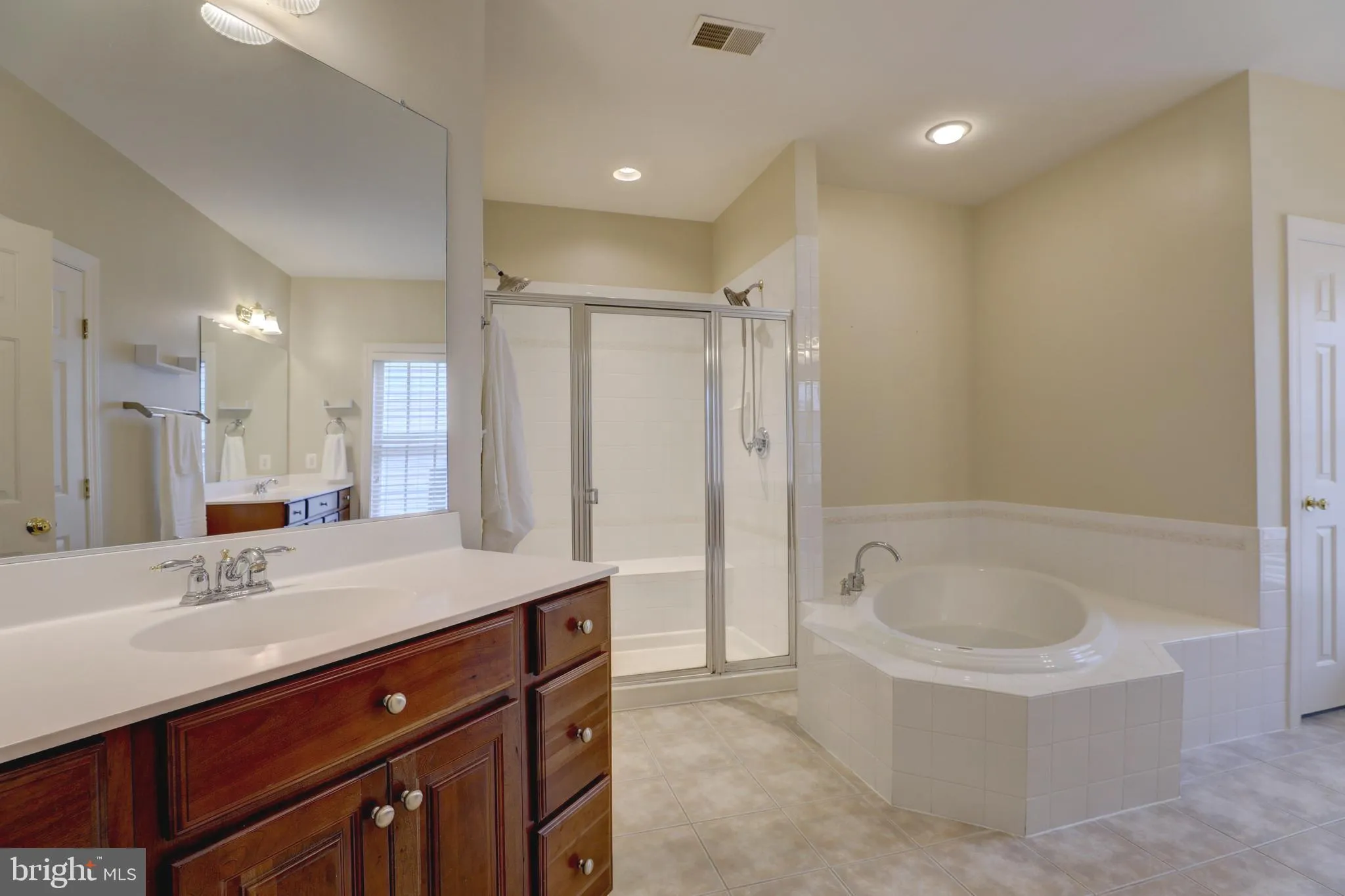 Perry Hall, Maryland 21128, United States, 4 Bedrooms Bedrooms, ,5 BathroomsBathrooms,Residential,Contingent,121475