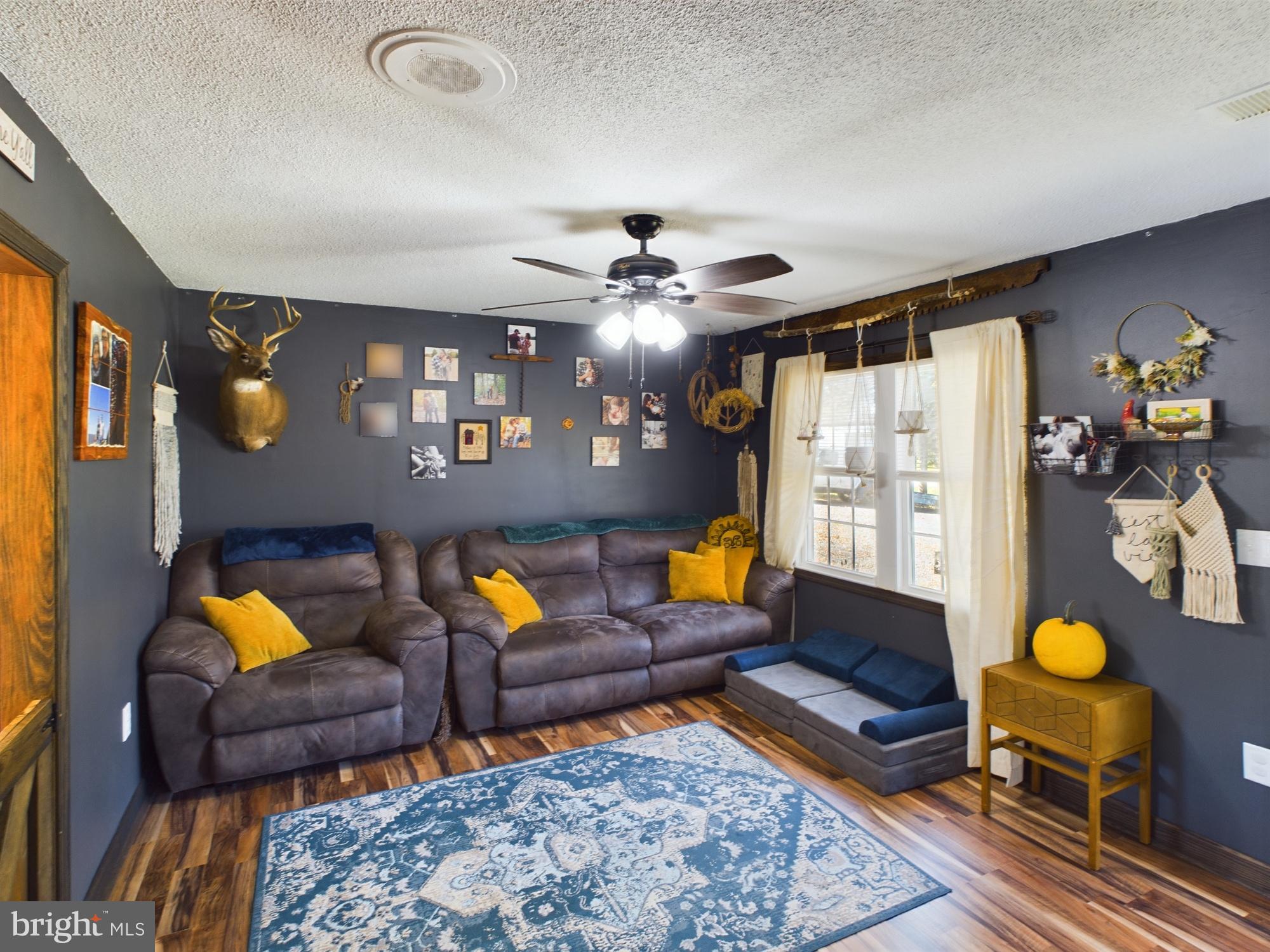 HIDDEN RIVER - Residential