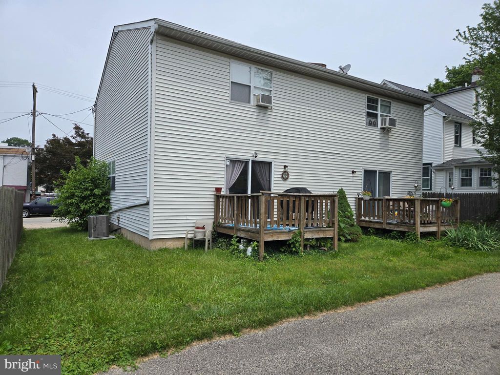 Photo of 1106 E Pleasant Avenue, GLENSIDE, PA 19038 (MLS # PAMC2144554)