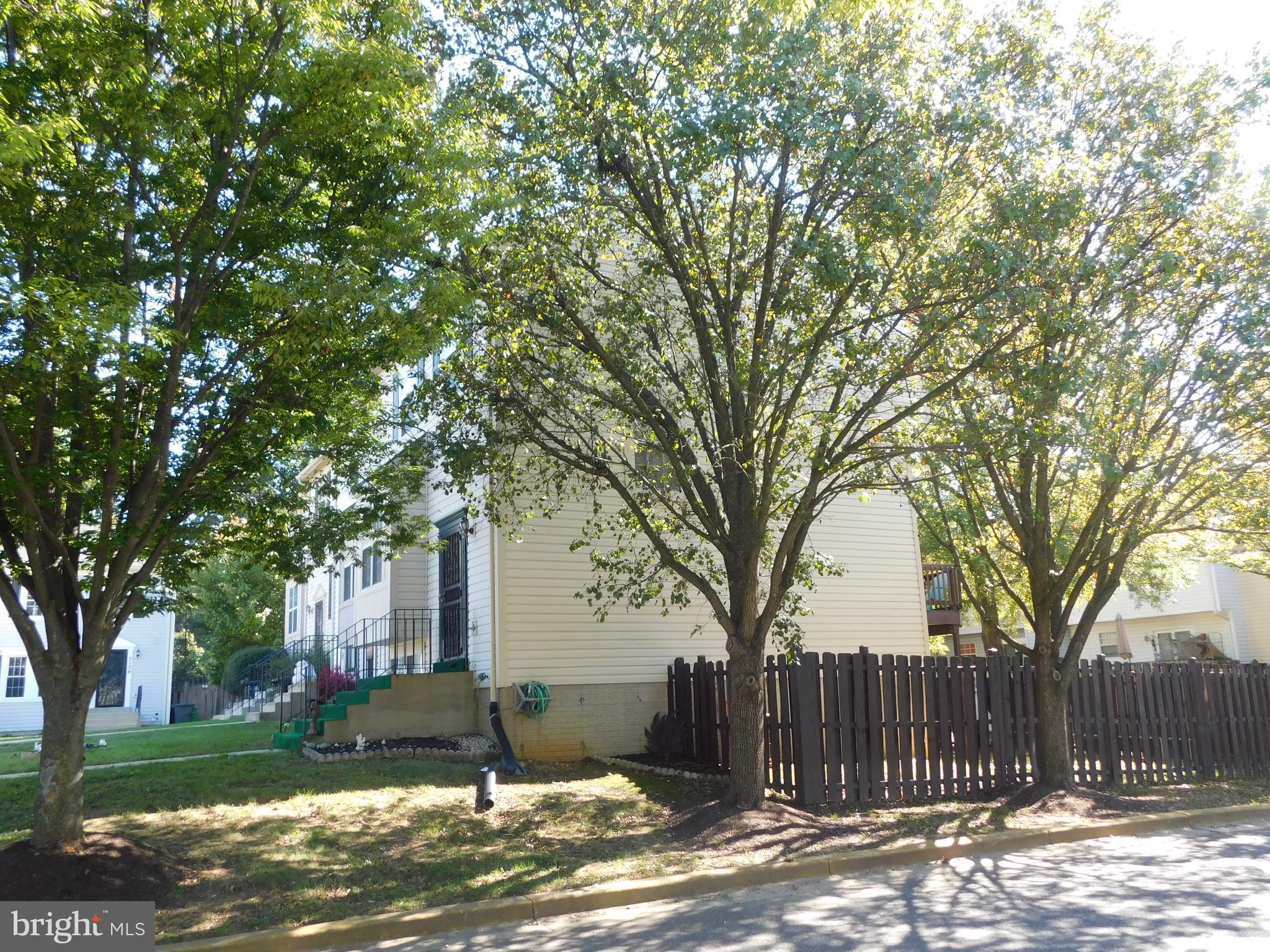 COLONY SQUARE - Residential