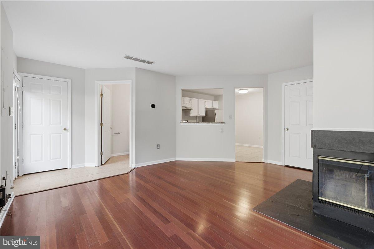 GABLES AT GUNSTON - Residential