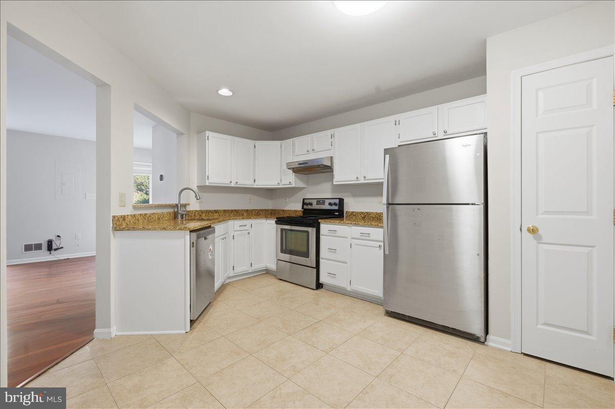 GABLES AT GUNSTON - Residential