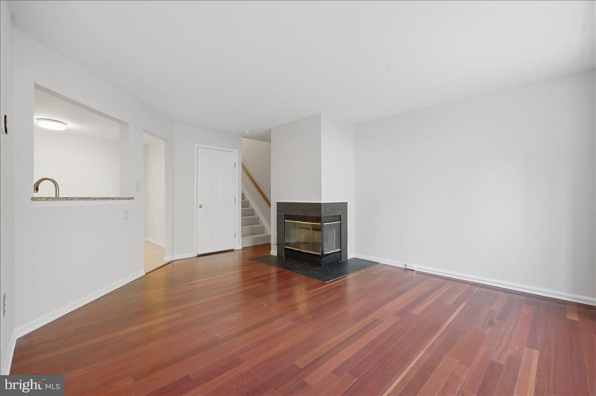 GABLES AT GUNSTON - Residential