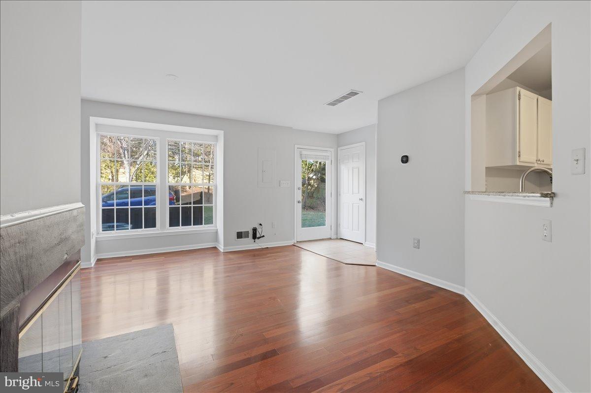 GABLES AT GUNSTON - Residential