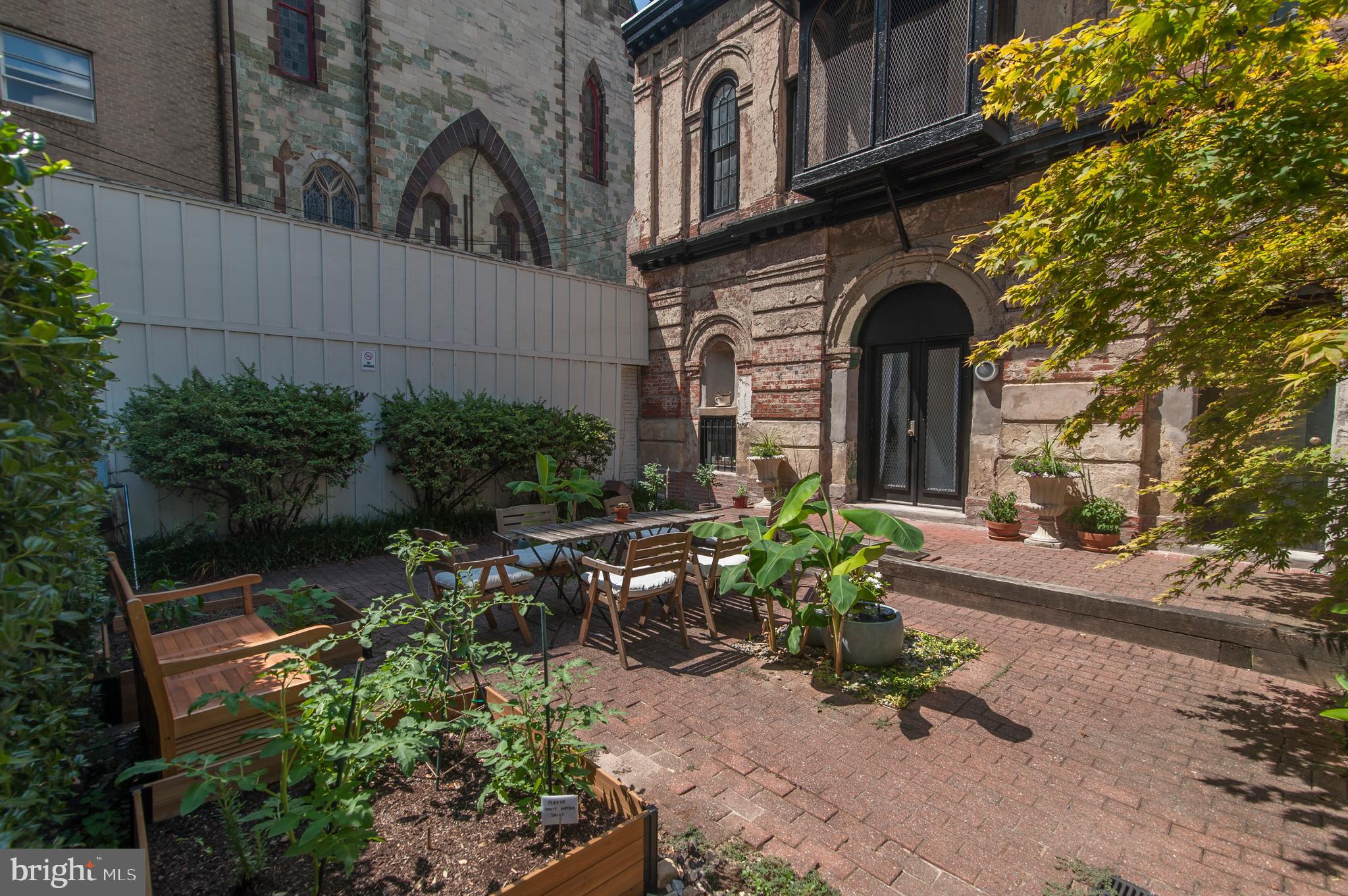 MOUNT VERNON PLACE HISTORIC DISTRICT - Residential