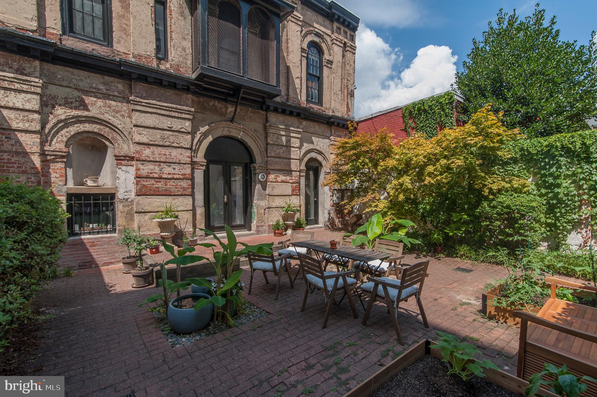 MOUNT VERNON PLACE HISTORIC DISTRICT - Residential