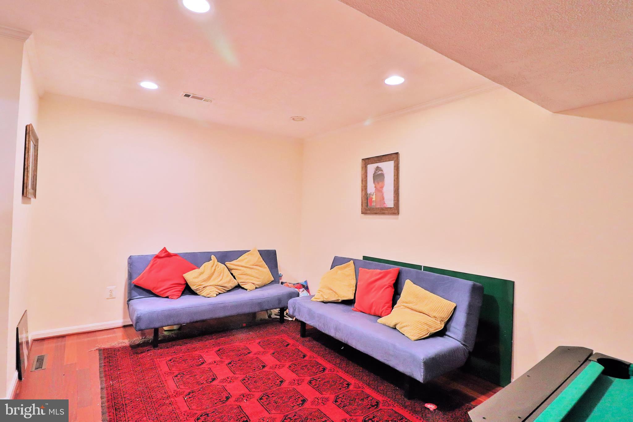 NEWINGTON WOODS WEST - Residential Lease