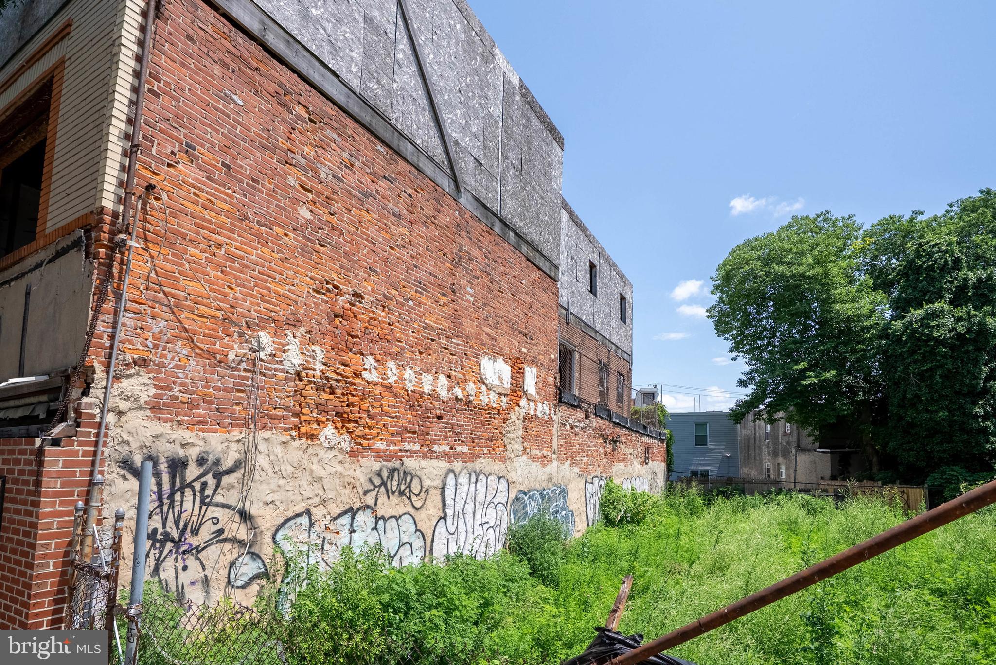 1427 POINT BREEZE AVENUE