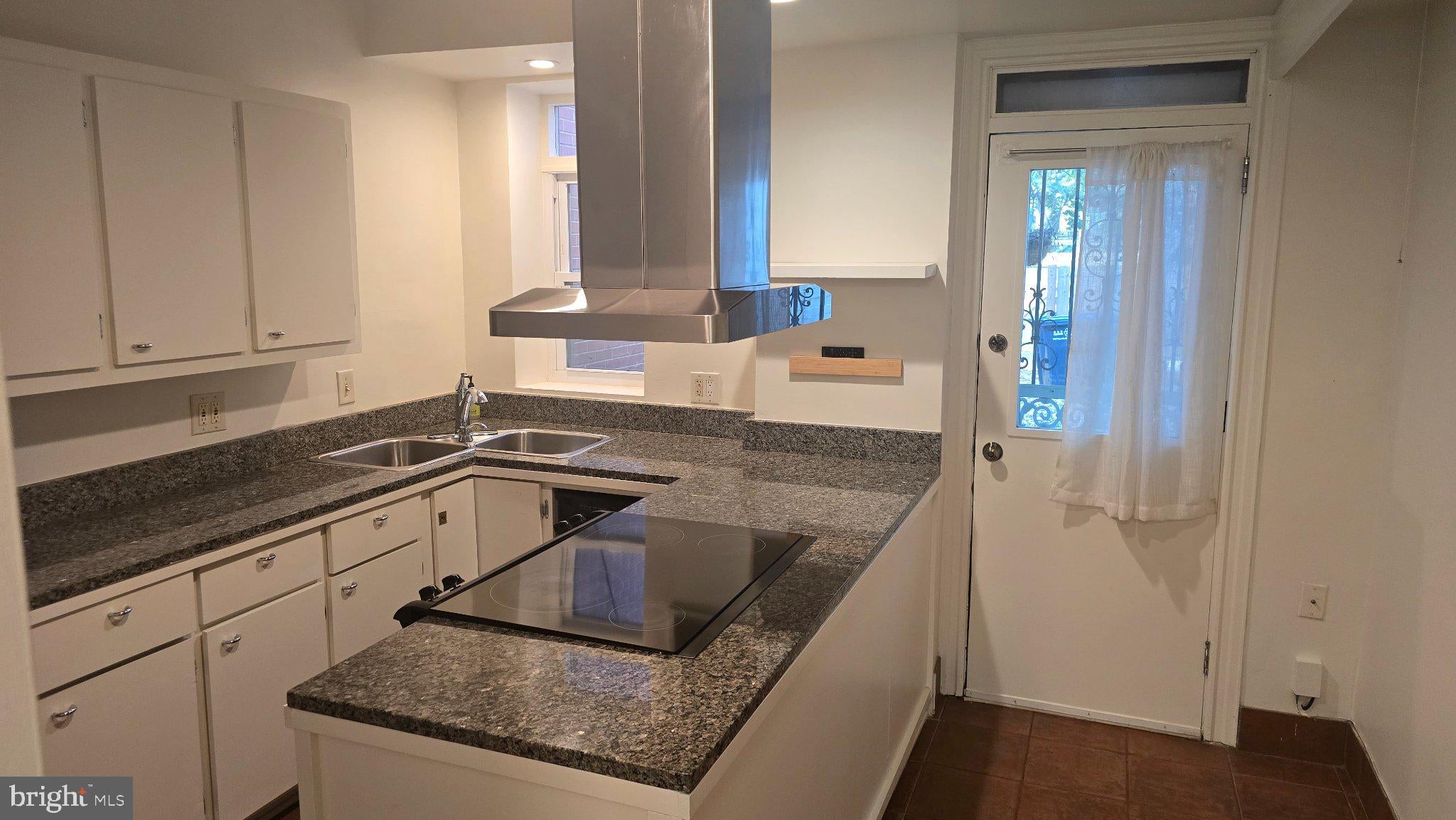 320 14TH STREET NE