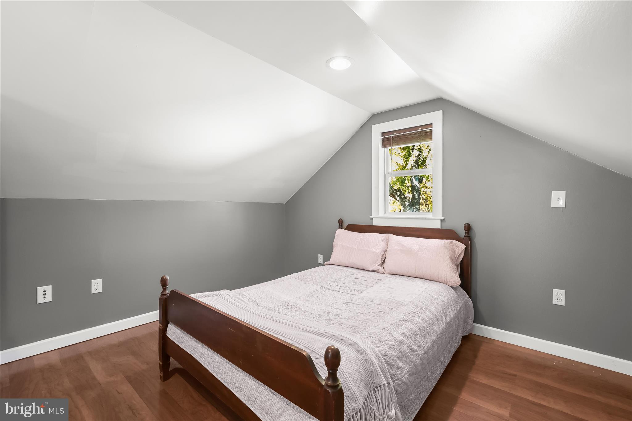 MOUNTAINDALE - Residential