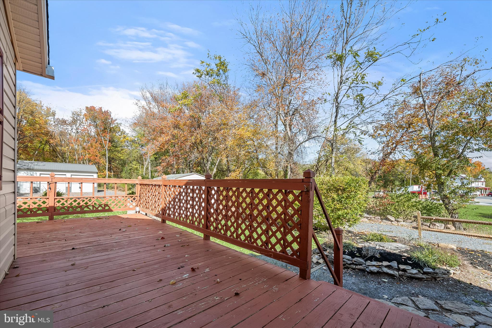 MOUNTAINDALE - Residential