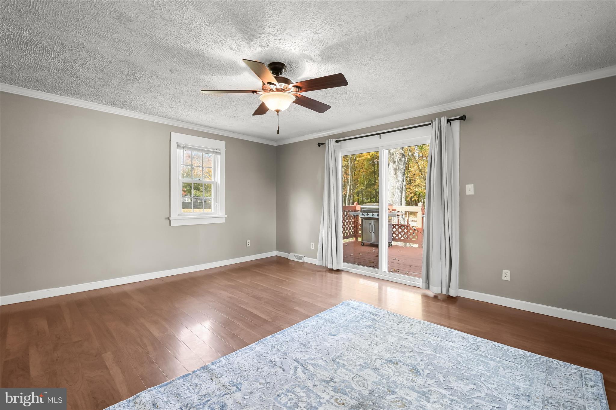 MOUNTAINDALE - Residential