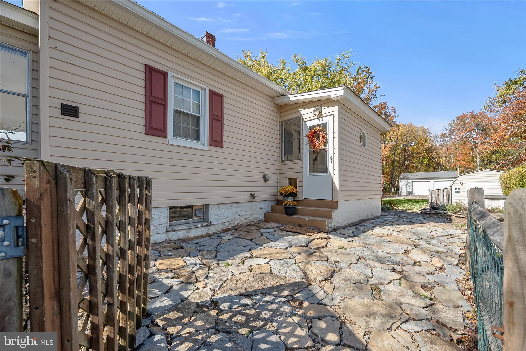 MOUNTAINDALE - Residential