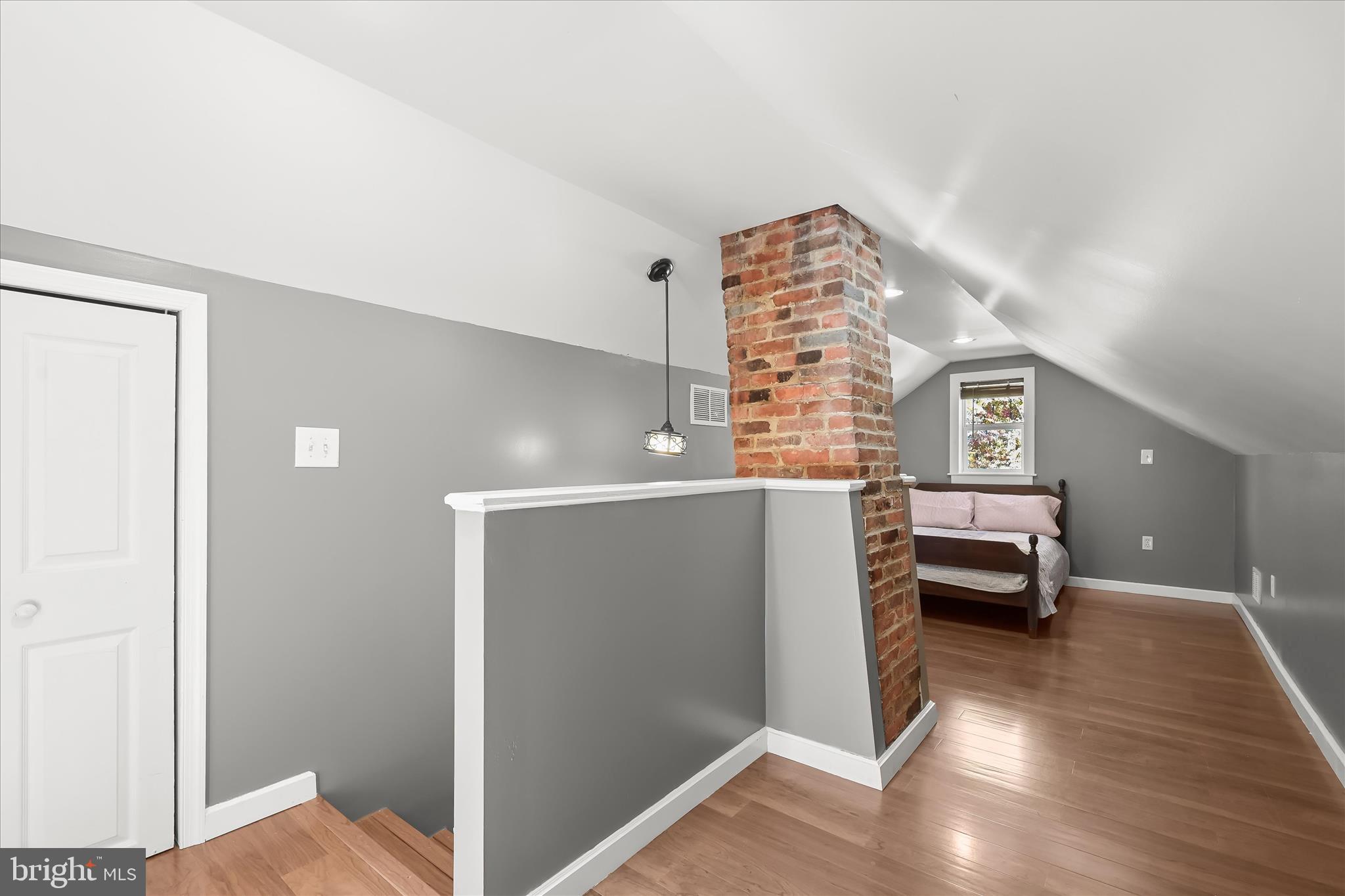 MOUNTAINDALE - Residential