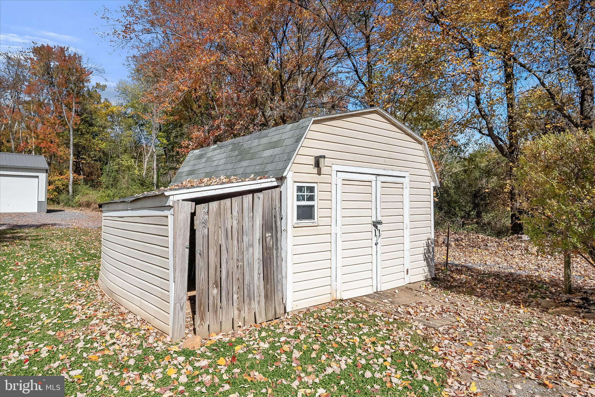 MOUNTAINDALE - Residential