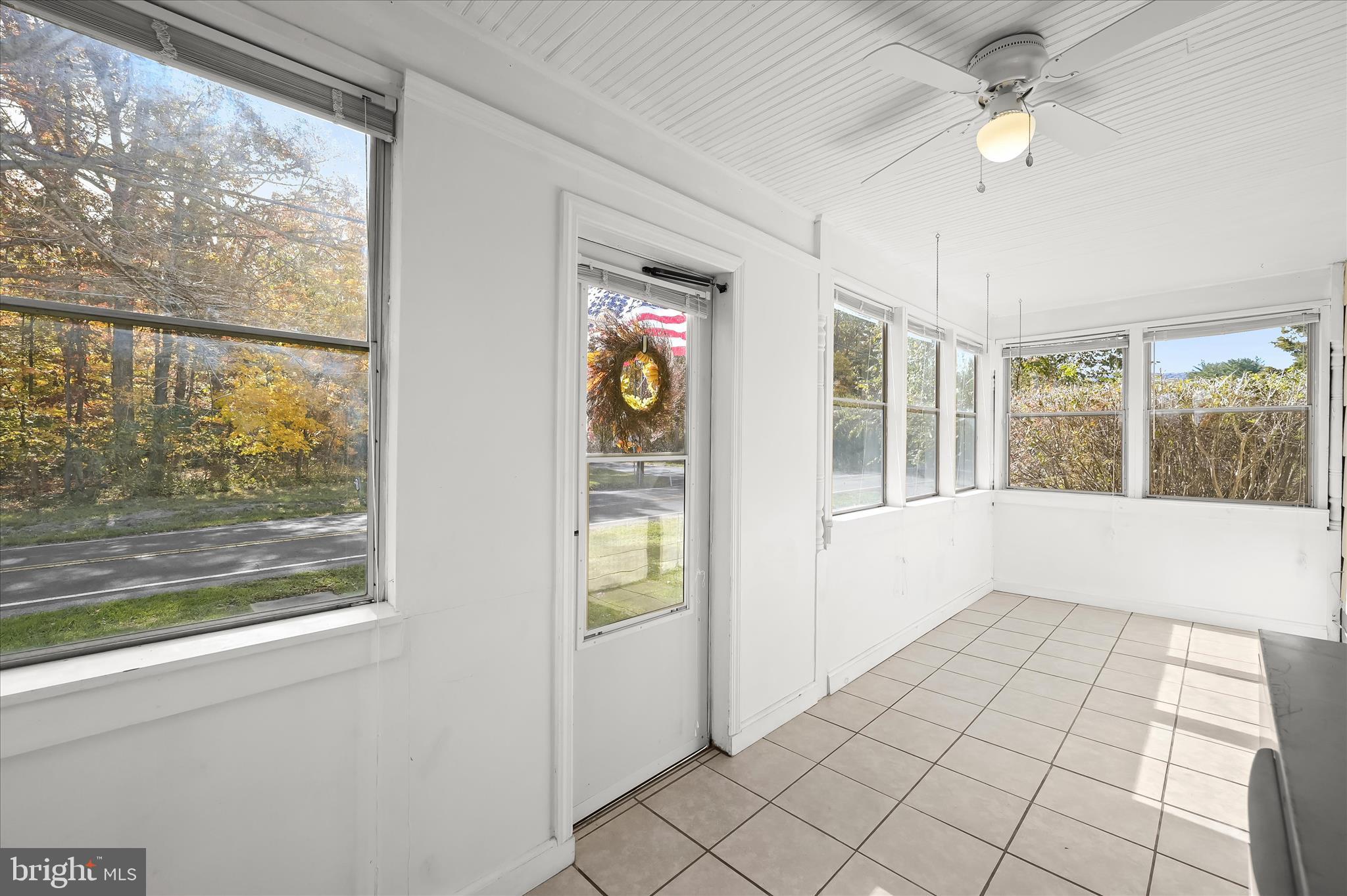 MOUNTAINDALE - Residential