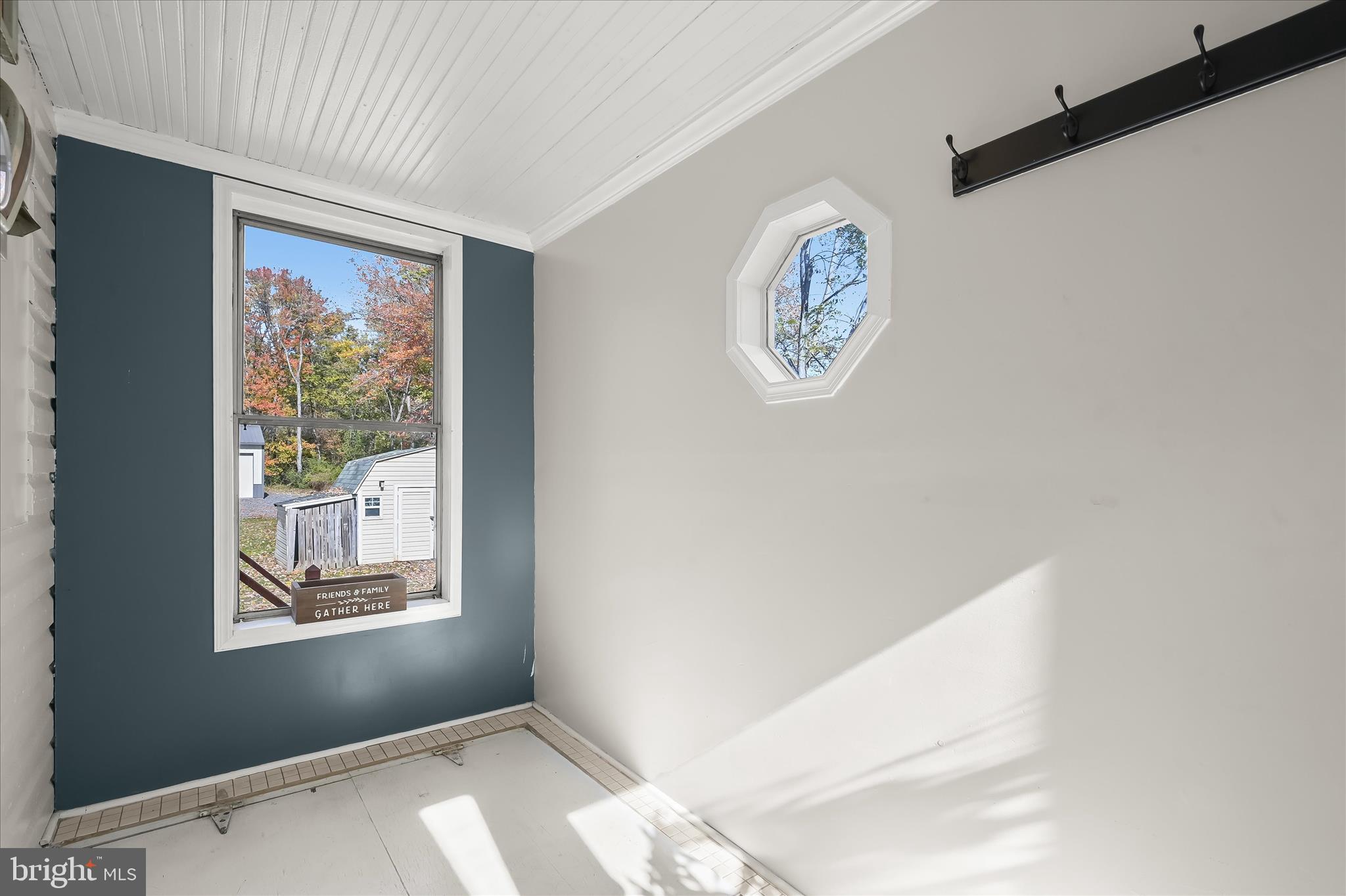 MOUNTAINDALE - Residential