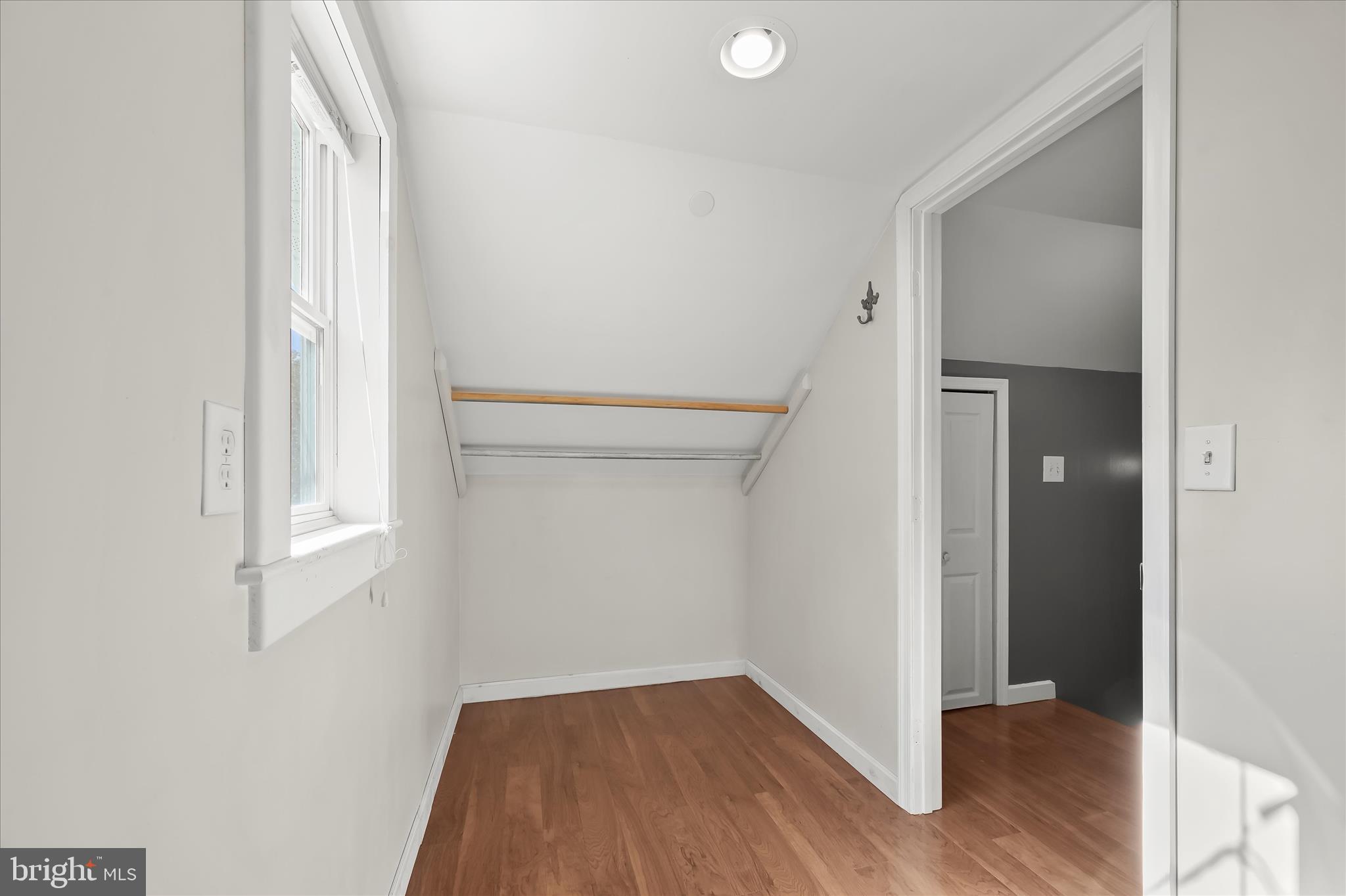 MOUNTAINDALE - Residential