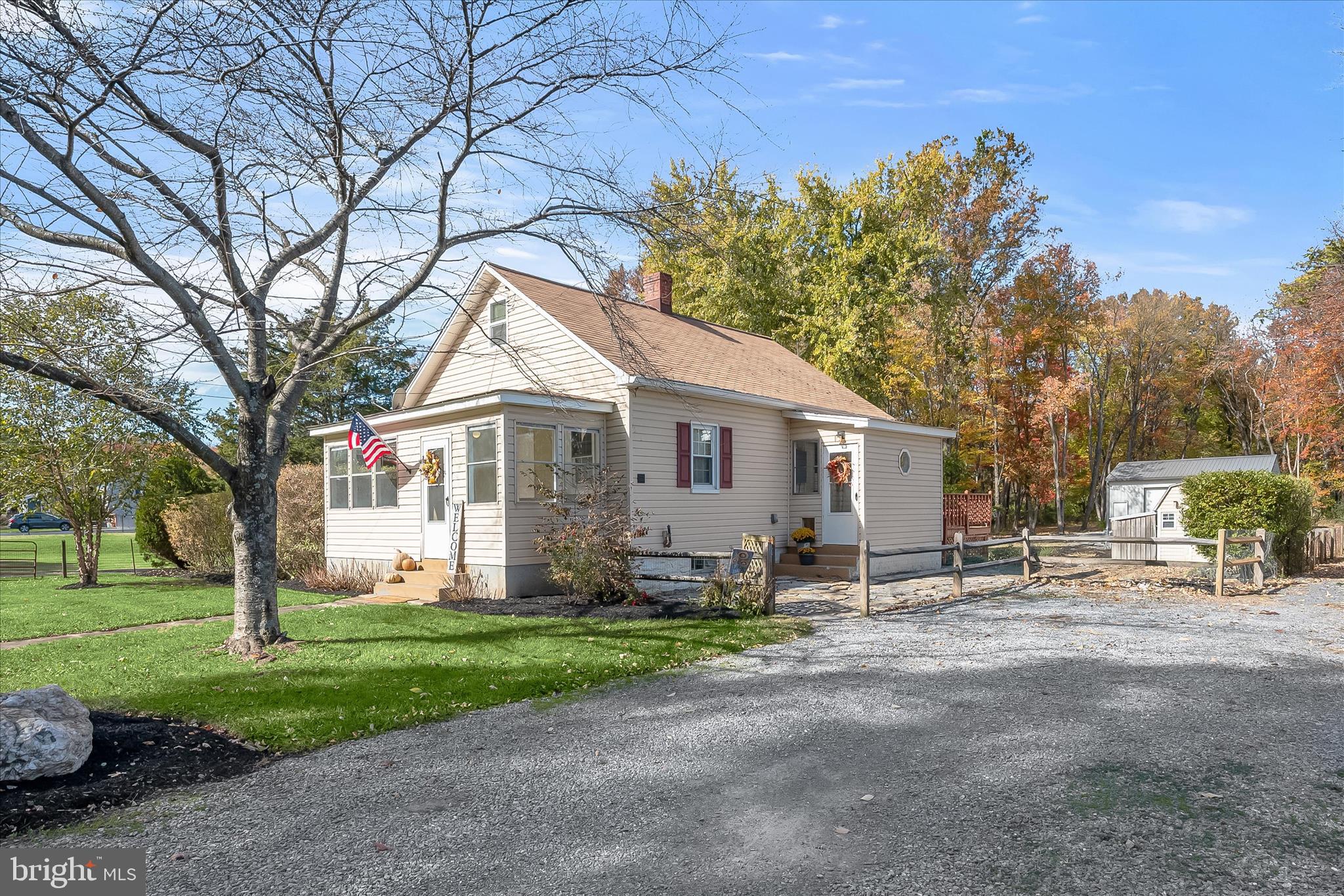 MOUNTAINDALE - Residential