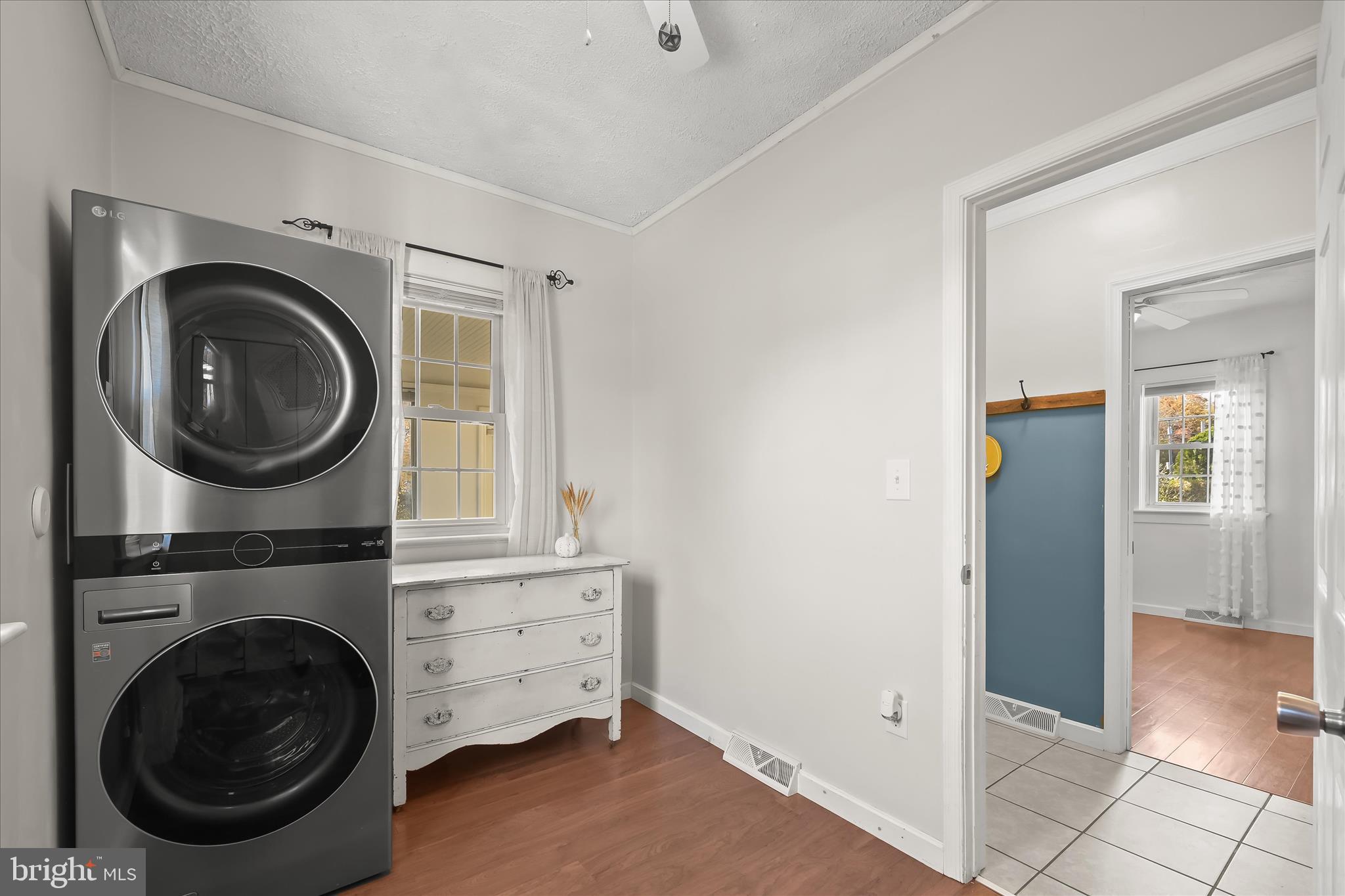 MOUNTAINDALE - Residential