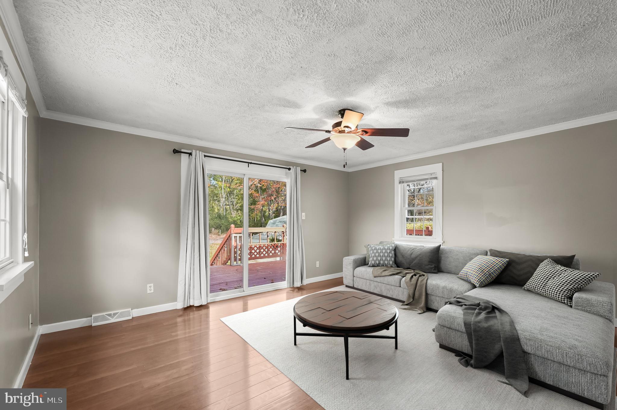 MOUNTAINDALE - Residential