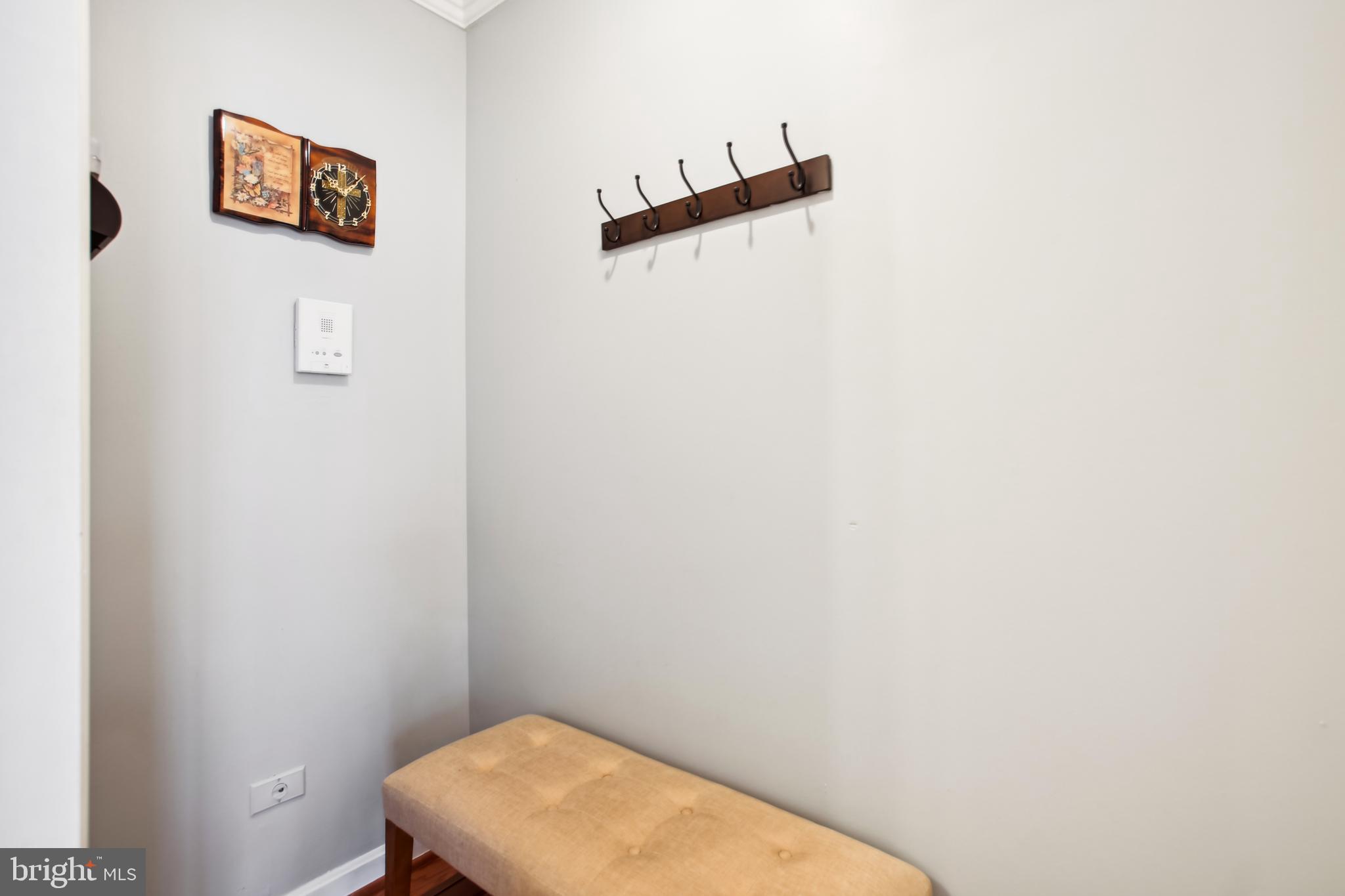 ARLINGTON OAKS - Residential