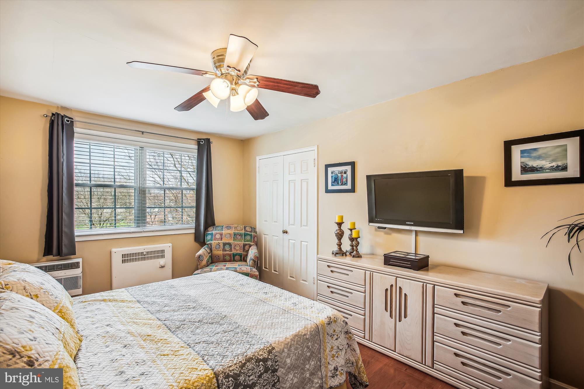 ARLINGTON OAKS - Residential