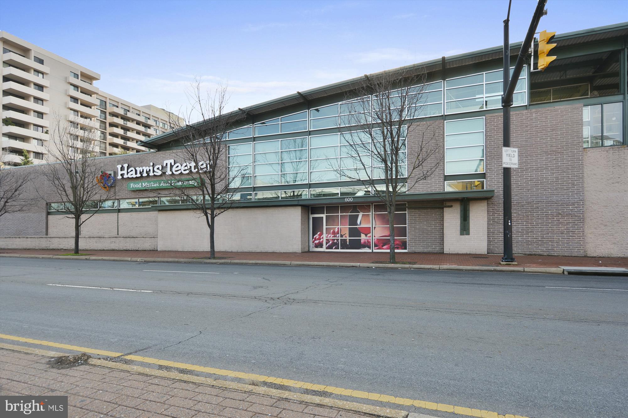 ARLINGTON OAKS - Residential