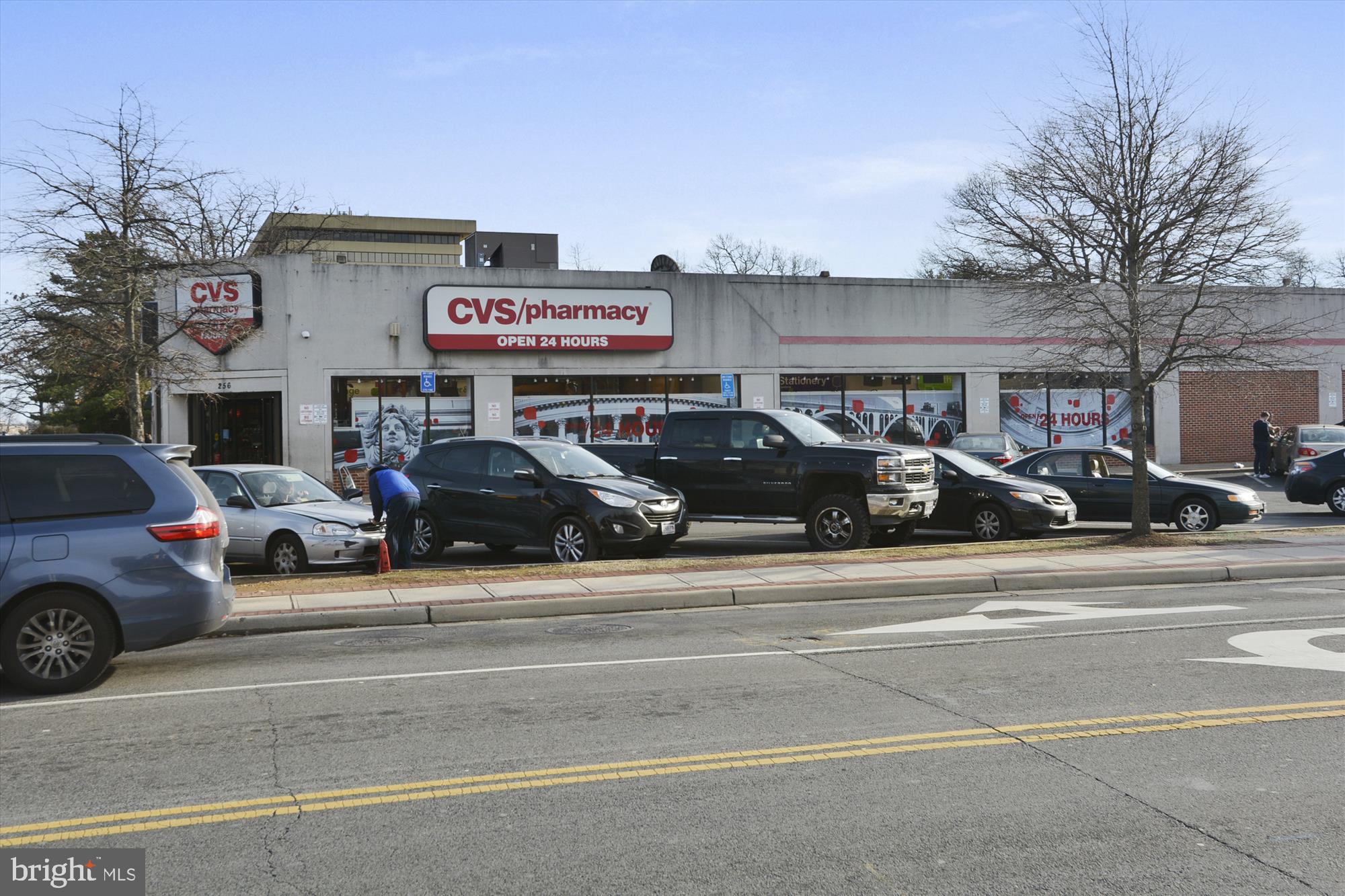 ARLINGTON OAKS - Residential